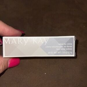 Mary Kay Velvet Lip Crème-Berry Stylish